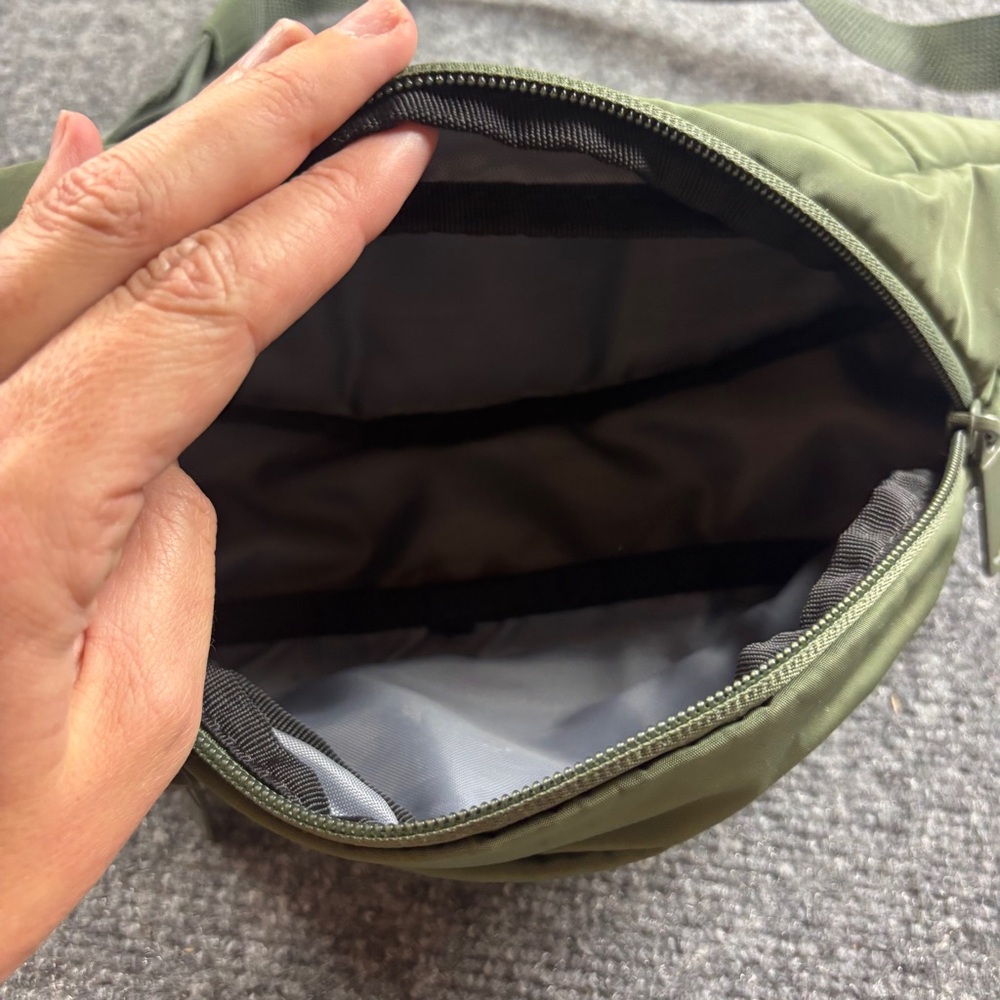 ADIDAS Women’s Green Waist Pack Belt Back One Size - Picture 3 of 5